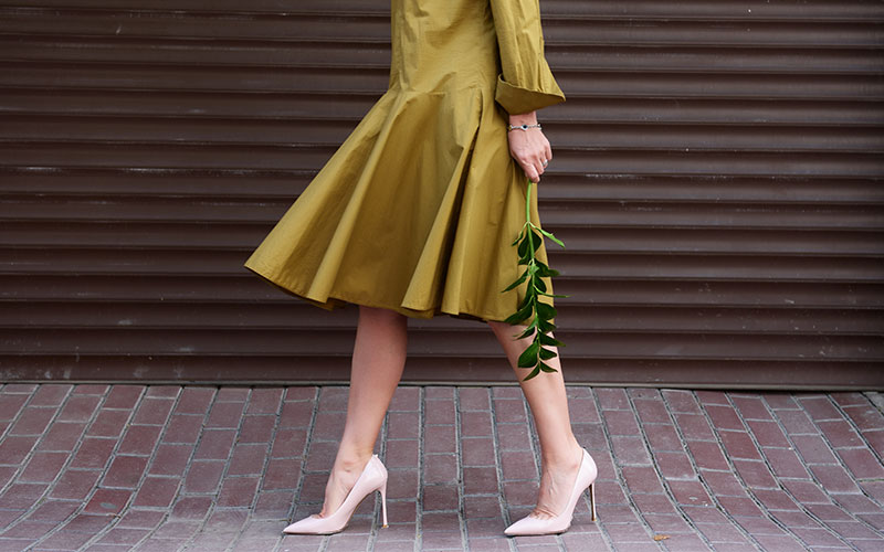 What Shoes to Wear with a Knee Length Dress