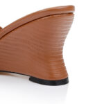 Cognac Lizard Leather Wedge Sansal - Detail View