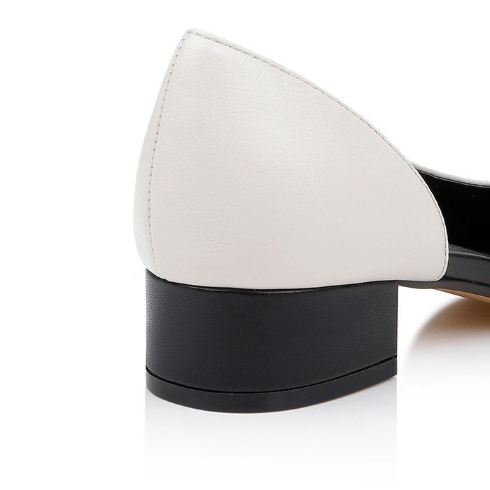 Cream_Black Hollow Pump - Detail View
