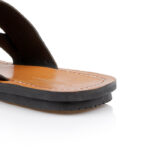 Dominic - Detail View