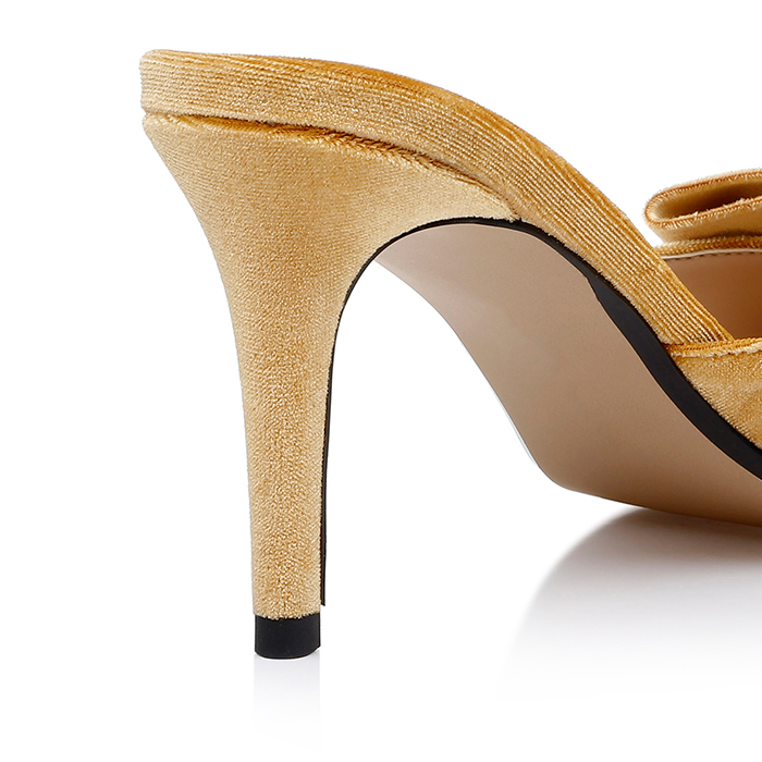 Mustard Bronze Bow Sandal - Detail View
