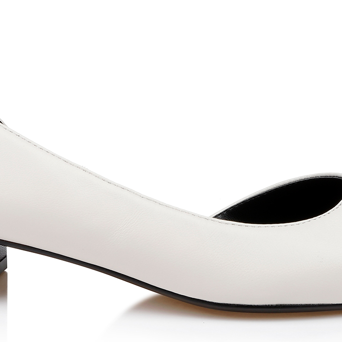 Cream_Black Hollow Pump - Angle View
