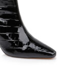 Black leather knee boot - Close-up View