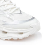 Simon - Close-up View